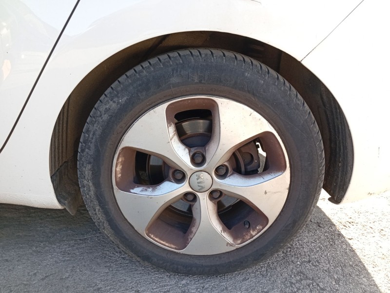 Recambio de mangueta trasera izquierda para kia carens iv 1.7 crdi referencia OEM IAM 52730A4000  