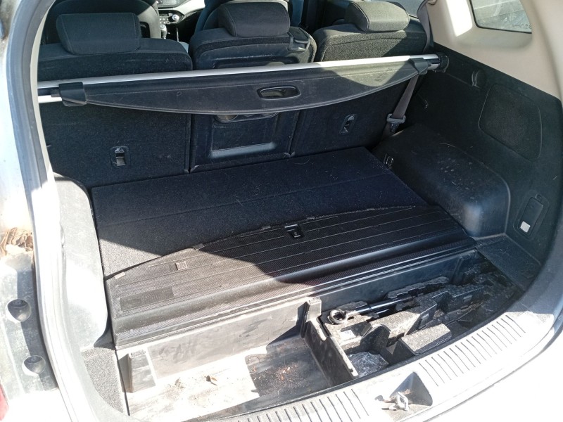 Recambio de moqueta maletero para kia carens iv 1.7 crdi referencia OEM IAM 85720A4000  