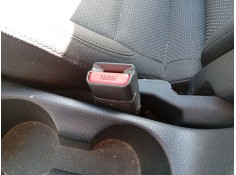 Recambio de enganche cinturon delantero derecho para kia carens iv 1.7 crdi referencia OEM IAM 88840A4000  