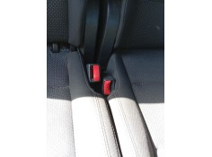 Recambio de enganche cinturon trasero derecho para kia carens iv 1.7 crdi referencia OEM IAM 89830A4200WK  