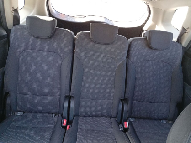 Recambio de asientos traseros para kia carens iv 1.7 crdi referencia OEM IAM 89300A4610  