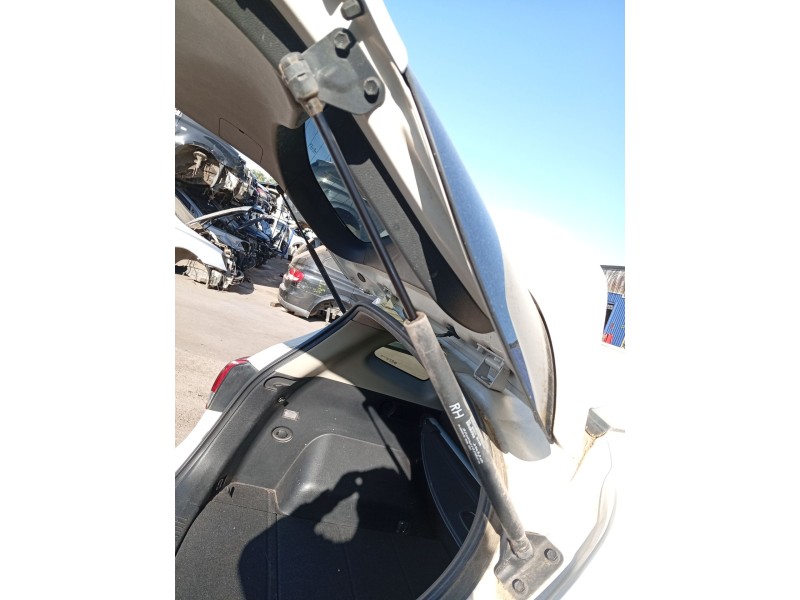 Recambio de amortiguadores maletero / porton para kia carens iv 1.7 crdi referencia OEM IAM 81780A4001  