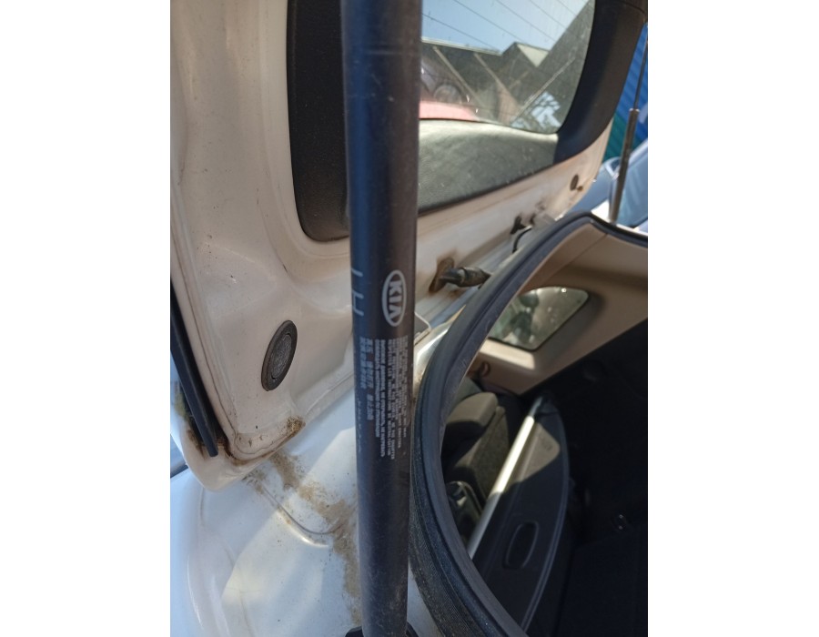 Recambio de amortiguadores maletero / porton para kia carens iv 1.7 crdi referencia OEM IAM 81780A4001  