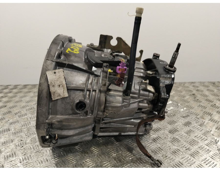 Recambio de caja cambios para renault trafic ii furgoneta (fl) 1.9 dci 100 (fl0c) referencia OEM IAM PK6371  