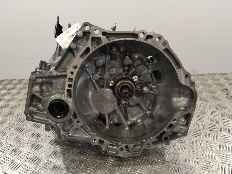 Recambio de caja cambios para toyota auris (_e18_) 1.2 (nre185_) referencia OEM IAM 3111505031  
