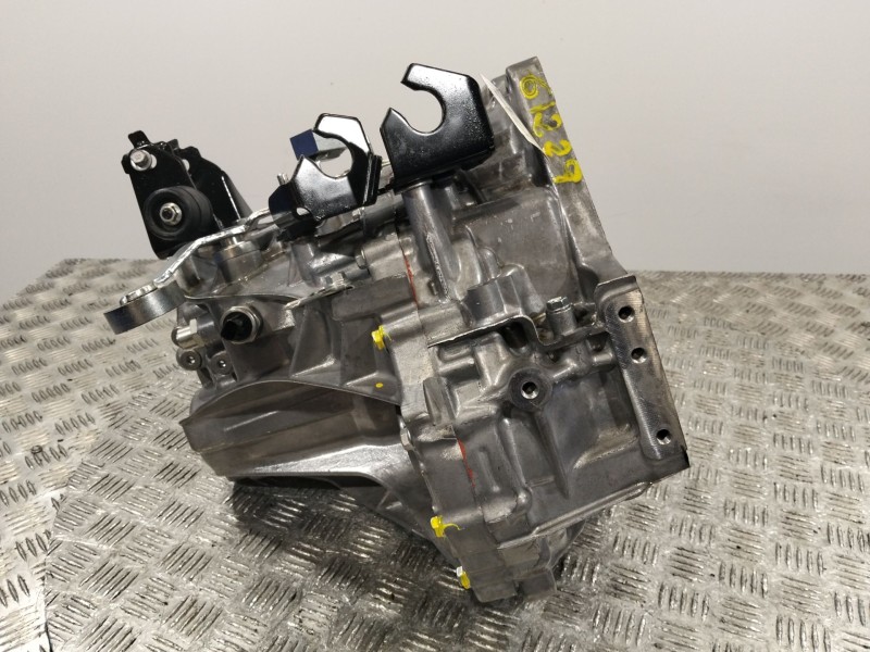 Recambio de caja cambios para toyota auris (_e18_) 1.2 (nre185_) referencia OEM IAM 3111505031  