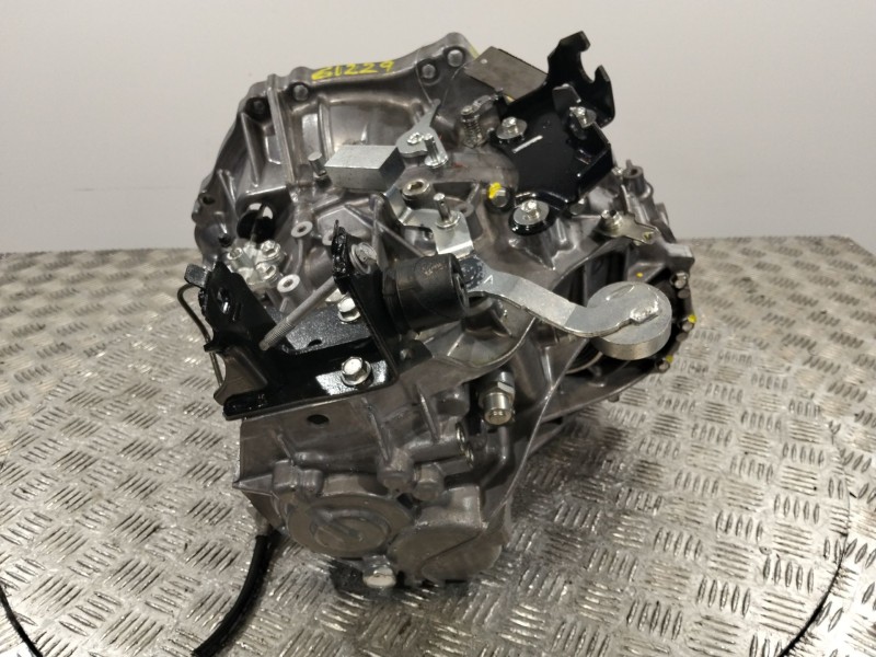 Recambio de caja cambios para toyota auris (_e18_) 1.2 (nre185_) referencia OEM IAM 3111505031  