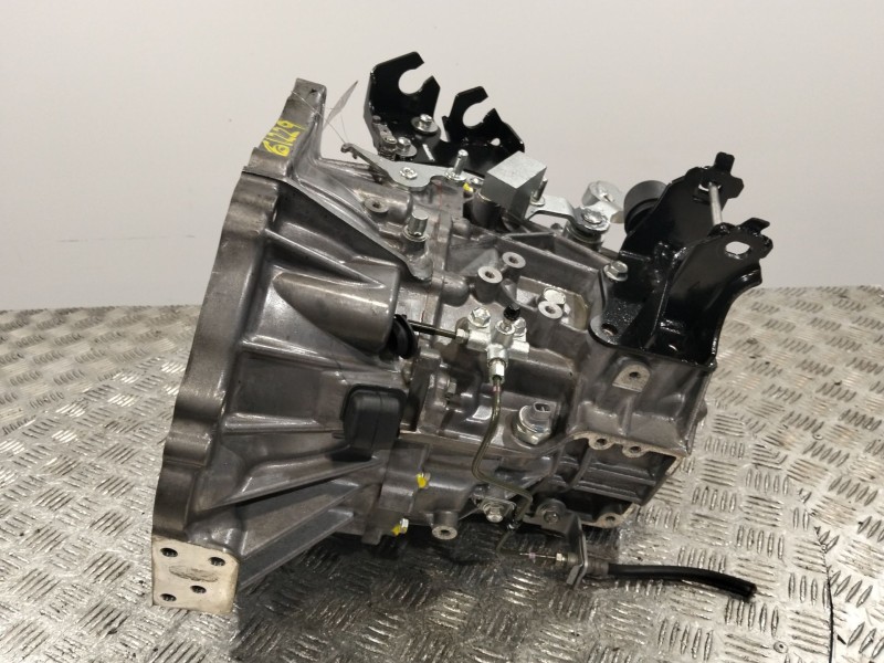 Recambio de caja cambios para toyota auris (_e18_) 1.2 (nre185_) referencia OEM IAM 3111505031  