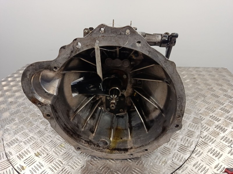 Recambio de caja cambios para nissan atleon 120 tk110.35 tk56.35/4 referencia OEM IAM 321319X502  