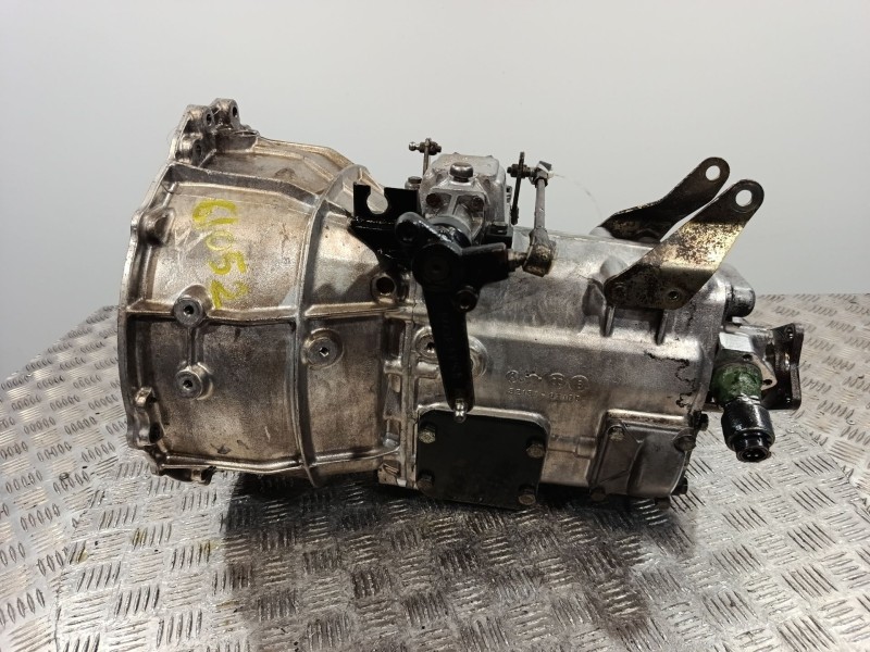 Recambio de caja cambios para nissan atleon 120 tk110.35 tk56.35/4 referencia OEM IAM 321319X502  