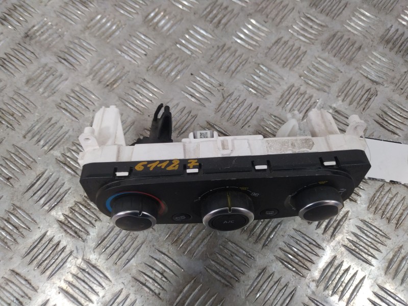 Recambio de mando climatizador para renault clio iv (bh_) 0.9 tce 90 referencia OEM IAM 5R5841100  