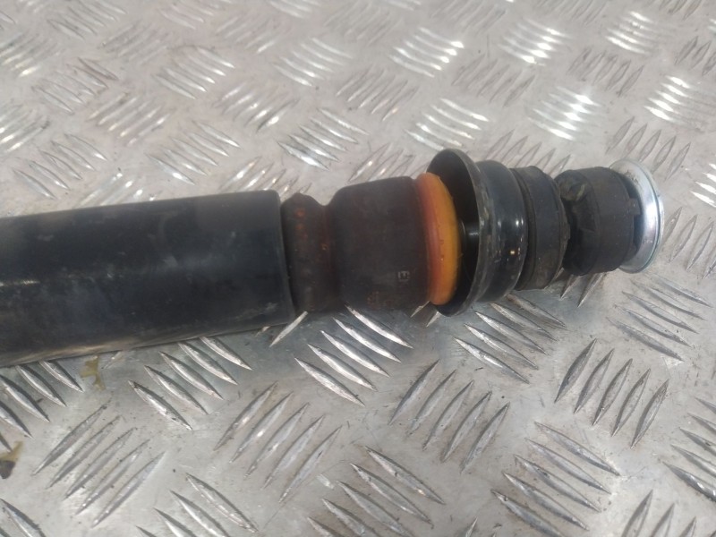 Recambio de amortiguador trasero izquierdo para kia picanto 1.0 cat referencia OEM IAM 553101Y100  