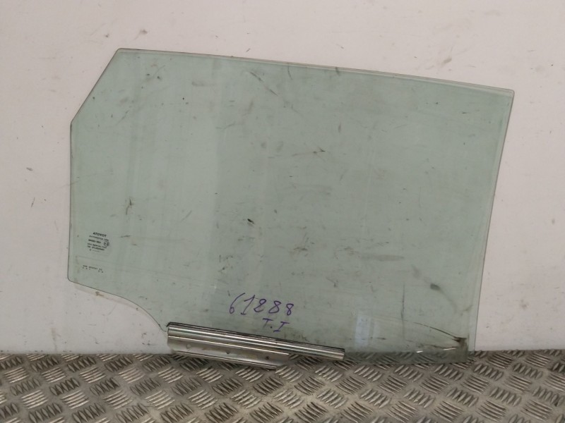 Recambio de luna trasera izquierda para toyota auris (_e18_) 1.2 (nre185_) referencia OEM IAM 43R00048  