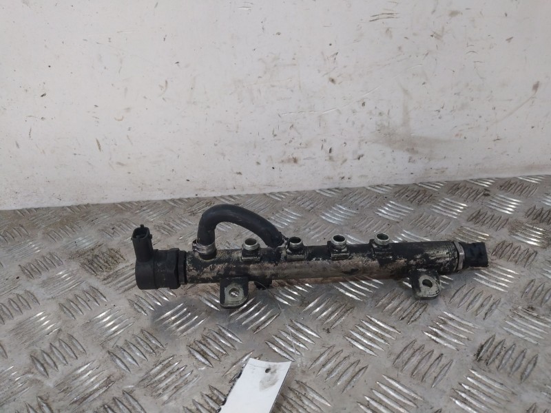Recambio de rampa inyectora para opel astra h gtc (a04) 1.9 cdti (l08) referencia OEM IAM 0445214117  