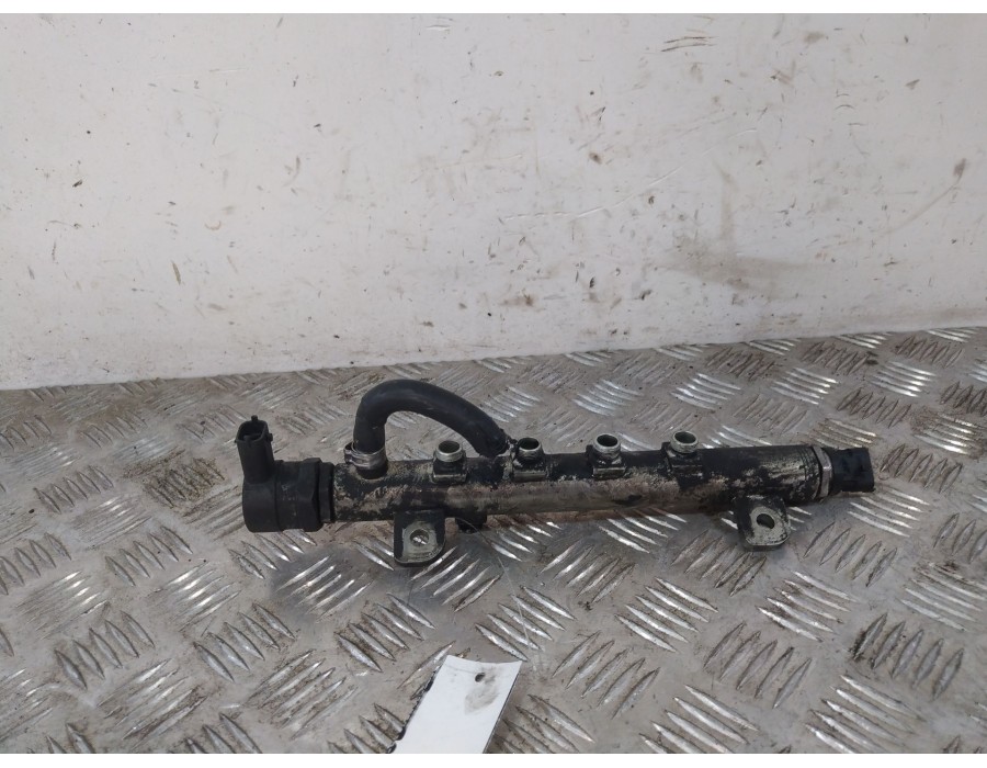 Recambio de rampa inyectora para opel astra h gtc (a04) 1.9 cdti (l08) referencia OEM IAM 0445214117  
