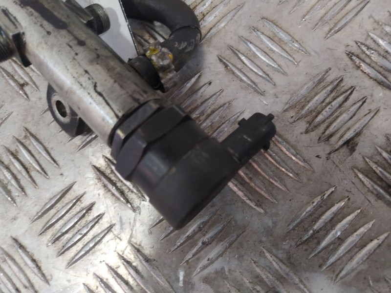 Recambio de rampa inyectora para opel astra h gtc (a04) 1.9 cdti (l08) referencia OEM IAM 0445214117  