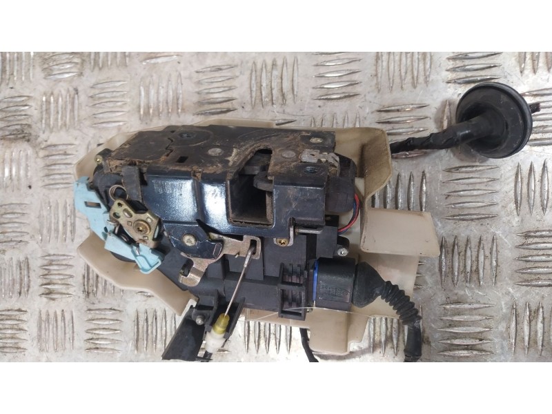 Recambio de cerradura puerta delantera derecha para volkswagen touareg (7la) 2.5 tdi referencia OEM IAM 7L0837090  