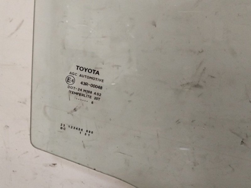 Recambio de luna trasera derecha para toyota auris (_e18_) 1.2 (nre185_) referencia OEM IAM 43R00048  