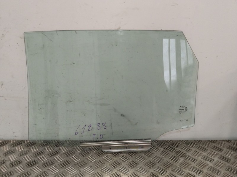 Recambio de luna trasera derecha para toyota auris (_e18_) 1.2 (nre185_) referencia OEM IAM 43R00048  