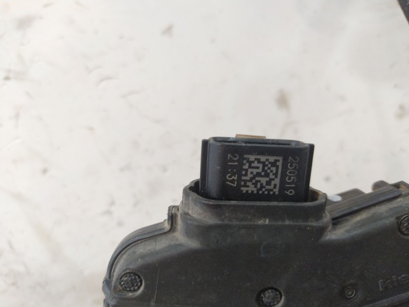 Recambio de cerradura puerta trasera derecha para renault clio iv (bh_) 0.9 tce 90 referencia OEM IAM 825000767R  