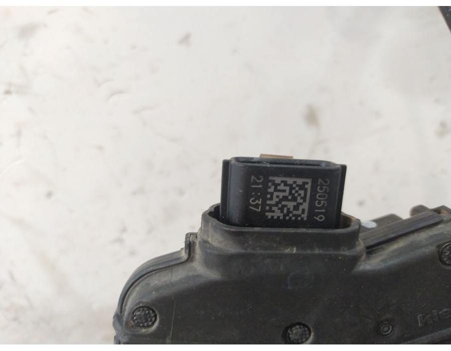 Recambio de cerradura puerta trasera derecha para renault clio iv (bh_) 0.9 tce 90 referencia OEM IAM 825000767R  
