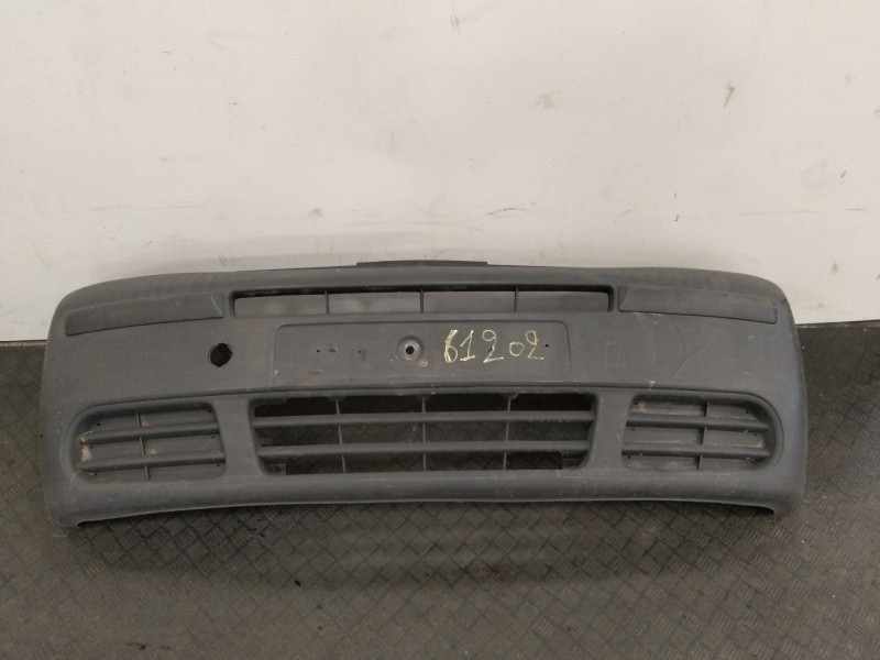 Recambio de paragolpes delantero para renault trafic ii furgoneta (fl) 1.9 dci 100 (fl0c) referencia OEM IAM 7700312785  