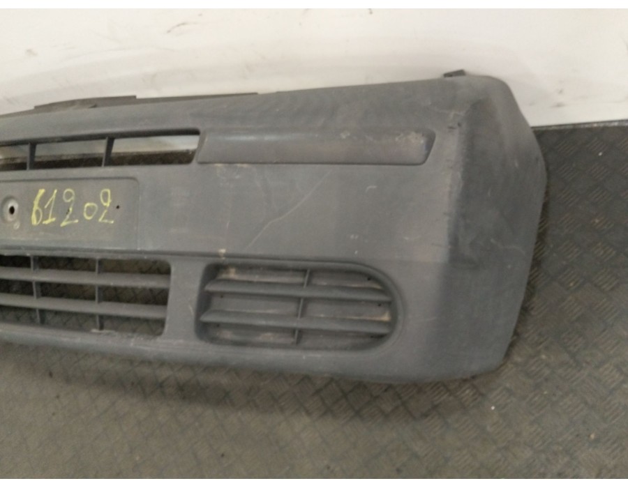 Recambio de paragolpes delantero para renault trafic ii furgoneta (fl) 1.9 dci 100 (fl0c) referencia OEM IAM 7700312785  