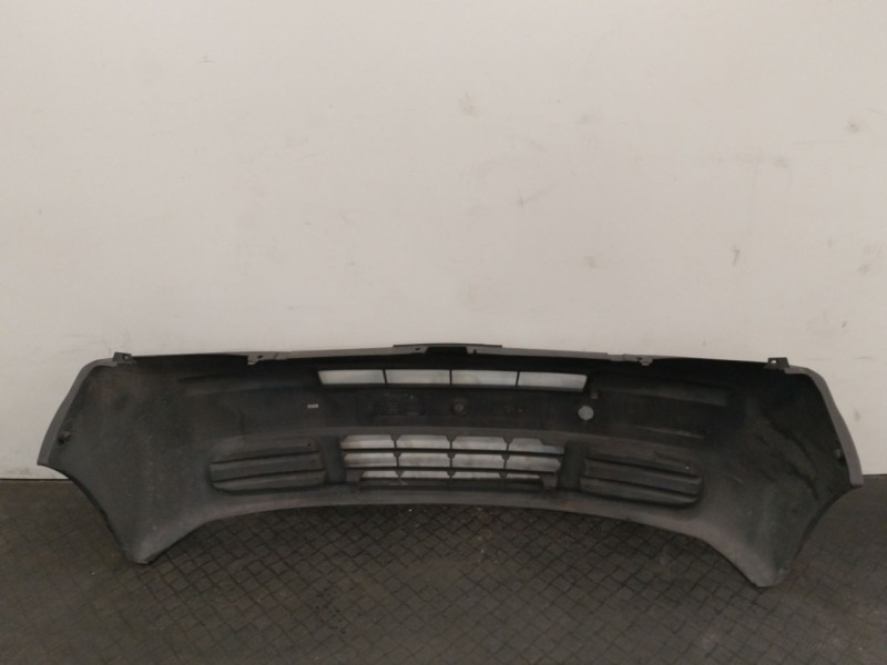 Recambio de paragolpes delantero para renault trafic ii furgoneta (fl) 1.9 dci 100 (fl0c) referencia OEM IAM 7700312785  