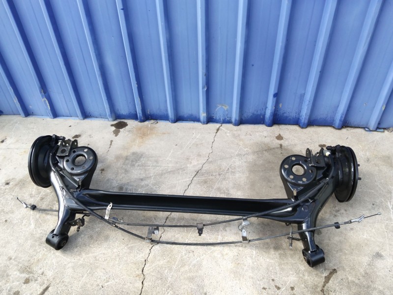 Recambio de puente trasero para toyota auris (_e18_) 1.4 d-4d (nde180_) referencia OEM IAM   