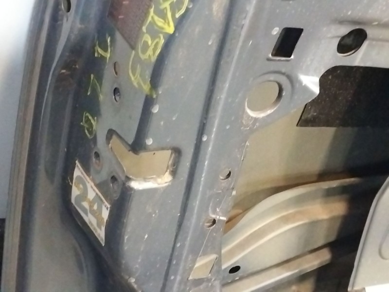 Recambio de puerta delantera izquierda para renault megane ii coupe/cabrio referencia OEM IAM 7751474924  