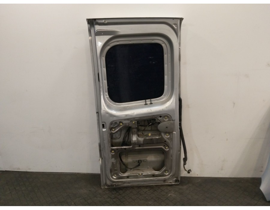 Recambio de puerta trasera carga izquierda para nissan primastar furgoneta (x83) 2.5 dci 140 referencia OEM IAM 9015200QAA  