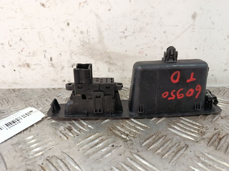 Recambio de mando elevalunas trasero derecho para nissan qashqai i (j10, nj10) 2.0 referencia OEM IAM 25411JD000  