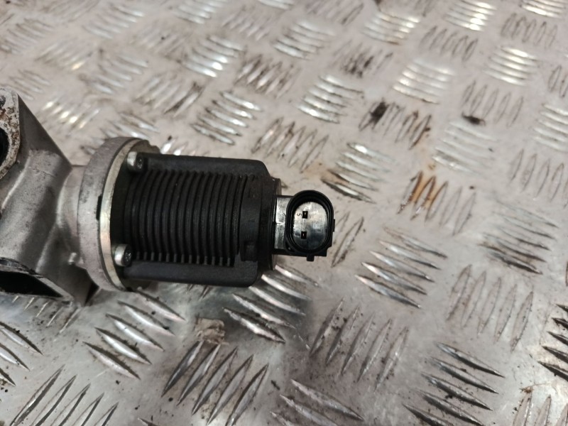 Recambio de valvula egr para opel astra h gtc (a04) 1.9 cdti (l08) referencia OEM IAM 700063100  