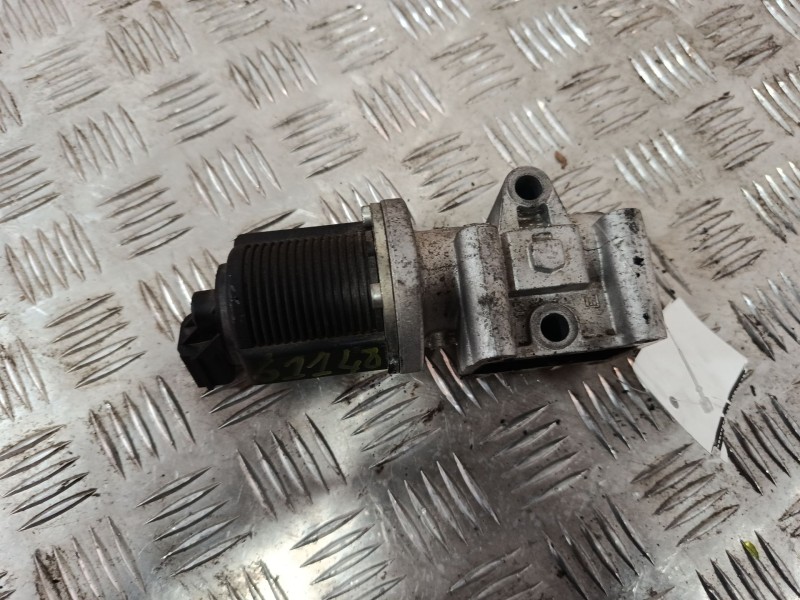 Recambio de valvula egr para opel astra h gtc (a04) 1.9 cdti (l08) referencia OEM IAM 700063100  