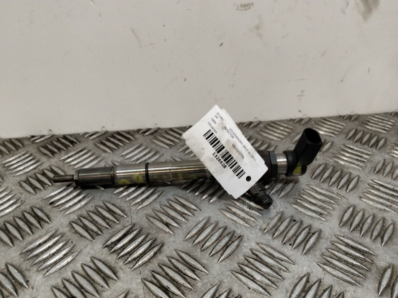 Recambio de inyector para volkswagen golf vi (5k1) 1.6 tdi referencia OEM IAM 03L130277S  