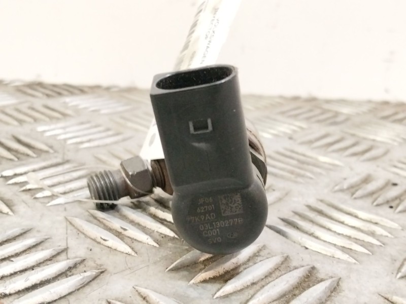 Recambio de inyector para volkswagen golf vi (5k1) 1.6 tdi referencia OEM IAM 03L130277S  