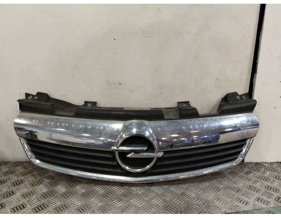 Recambio de rejilla delantera para opel zafira / zafira family b (a05) 1.9 cdti (m75) referencia OEM IAM 13136136  