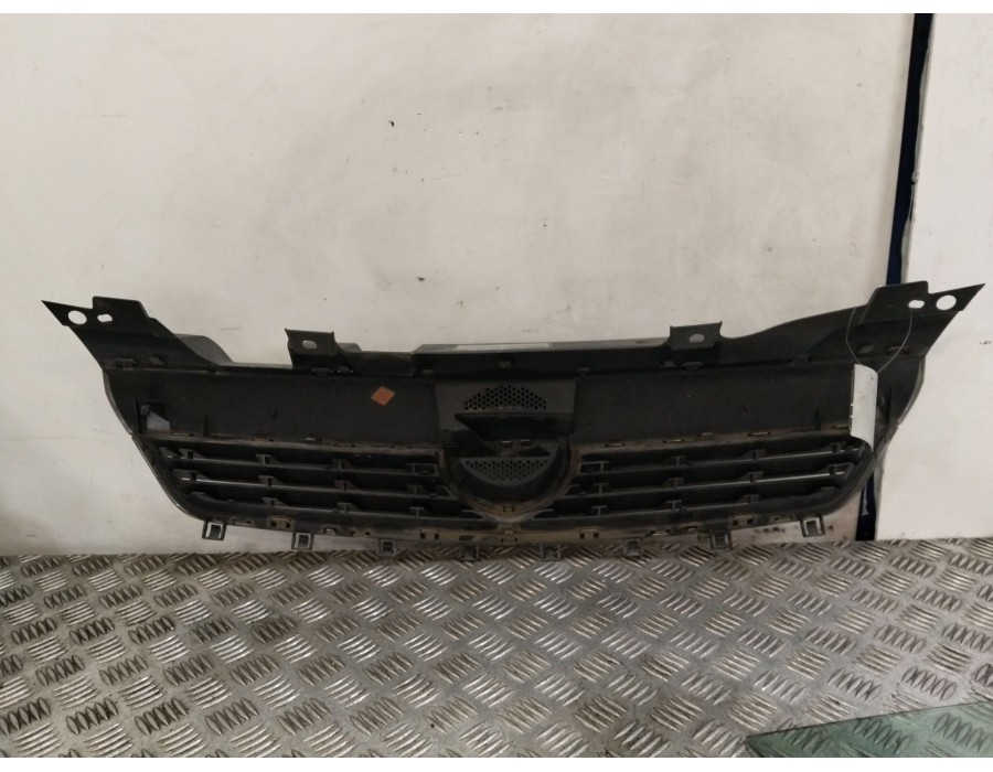 Recambio de rejilla delantera para opel zafira / zafira family b (a05) 1.9 cdti (m75) referencia OEM IAM 13136136  