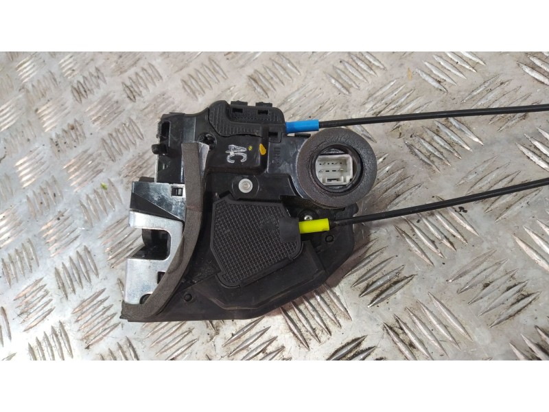 Recambio de cerradura puerta trasera derecha para opel combo tour 1.7 cdti 16v referencia OEM IAM A084219  