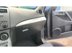Recambio de guantera para mazda 3 (bl) 1.6 mz-cd (bl14) referencia OEM IAM BFB764160A01 BBP364040G01 