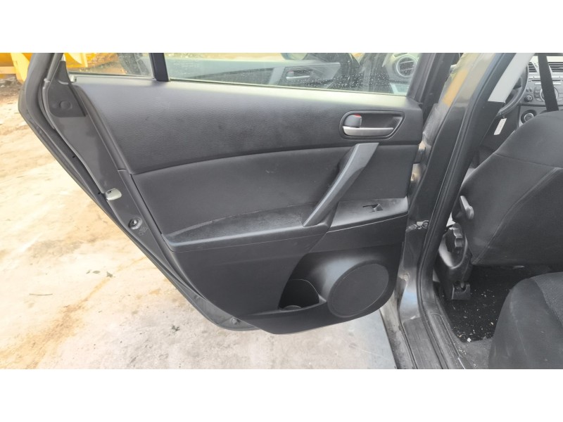 Recambio de guarnecido puerta trasera izquierda para mazda 3 (bl) 1.6 mz-cd (bl14) referencia OEM IAM BBM468567  