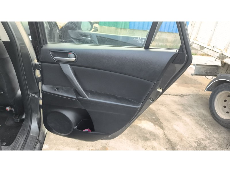 Recambio de guarnecido puerta trasera derecha para mazda 3 (bl) 1.6 mz-cd (bl14) referencia OEM IAM BBM46853Z  