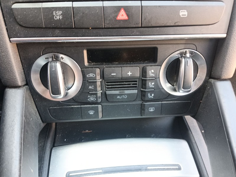 Recambio de mando climatizador para audi a3 sportback (8pa) 2.0 tdi 16v referencia OEM IAM 8P0820043K  