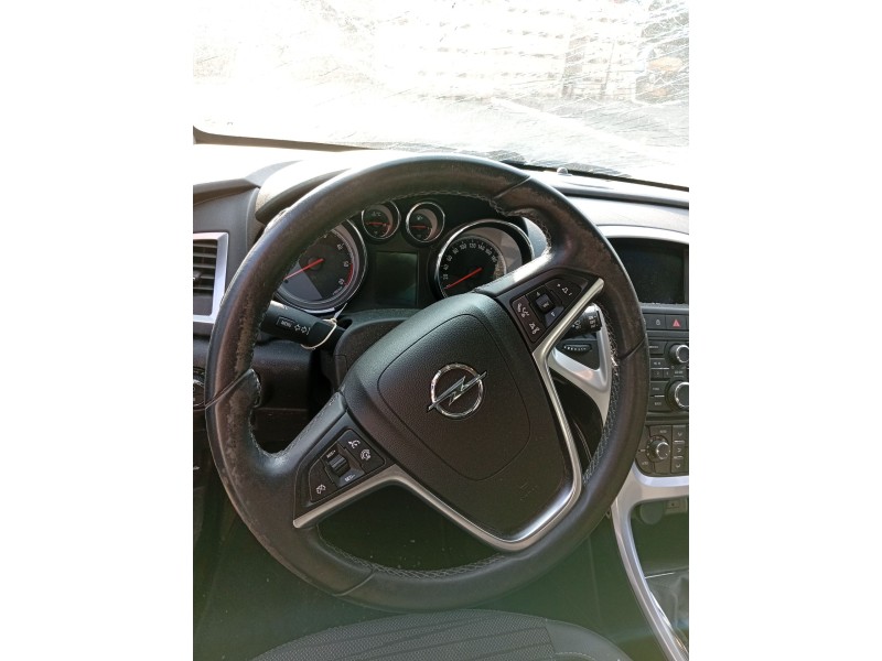 Recambio de volante para opel astra j (p10) 1.6 cdti (68) referencia OEM IAM 13317858  