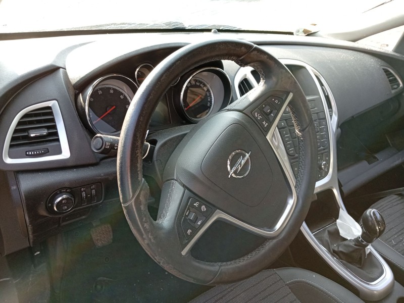 Recambio de volante para opel astra j (p10) 1.6 cdti (68) referencia OEM IAM 13317858  