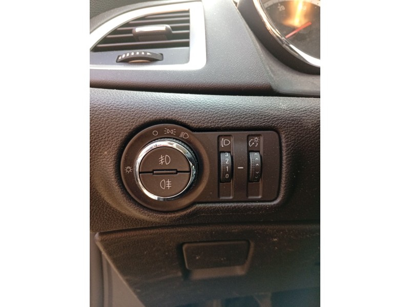 Recambio de mando luces para opel astra j (p10) 1.6 cdti (68) referencia OEM IAM 13268702  