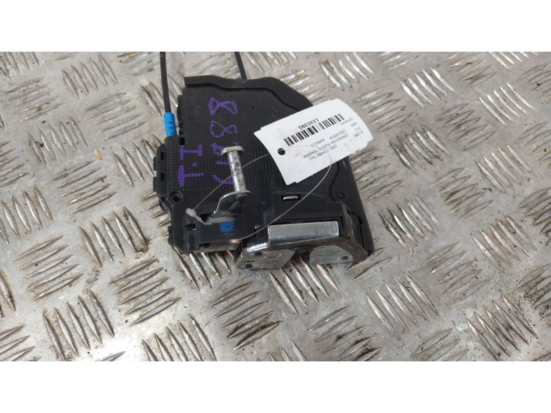 Recambio de cerradura puerta trasera izquierda para opel combo tour 1.7 cdti 16v referencia OEM IAM A084219  