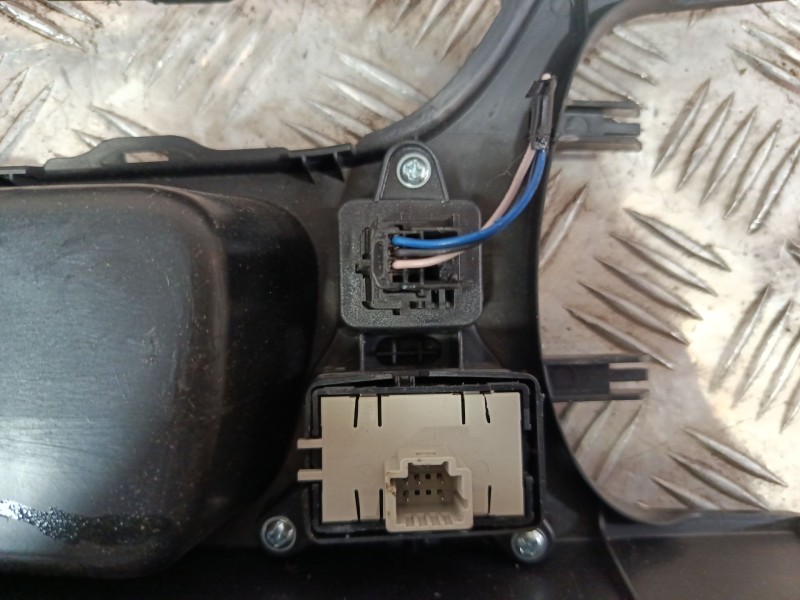Recambio de consola central para renault clio iv (bh_) 0.9 tce 90 referencia OEM IAM 969107885R  