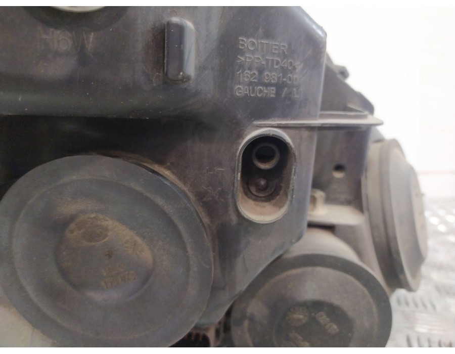 Recambio de faro izquierdo para citroën c4 grand picasso i (ua_) 1.6 hdi referencia OEM IAM 146343  
