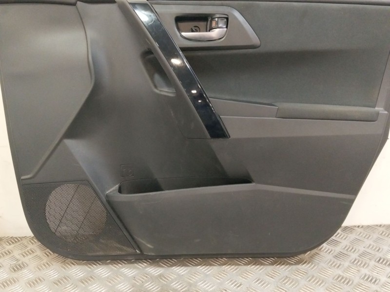 Recambio de guarnecido puerta delantera derecha para toyota auris (_e18_) 1.2 (nre185_) referencia OEM IAM 6777702300  